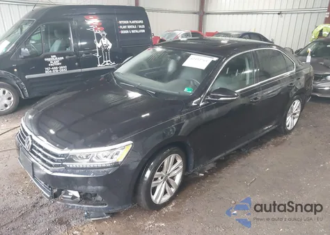 2018 Volkswagen Passat 2.0T Se z USA, uszkodzony, nr VIN 1VWBA7A38JC032988